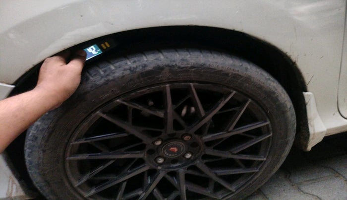 2015 Honda City 1.5L I-VTEC VX, Petrol, Manual, 1,15,776 km, tyre