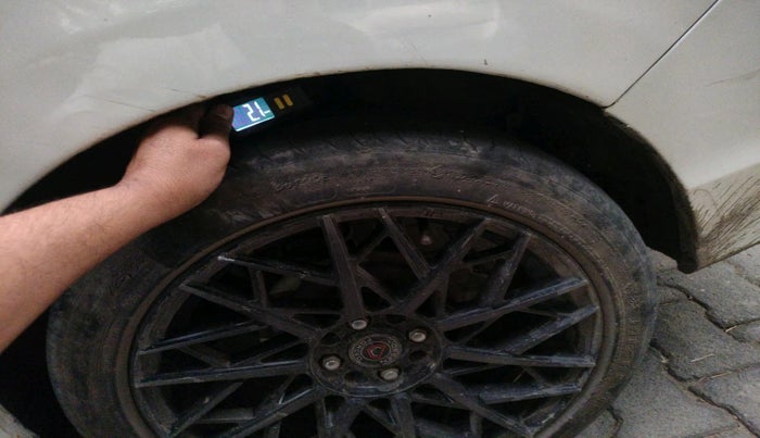 2015 Honda City 1.5L I-VTEC VX, Petrol, Manual, 1,15,776 km, tyre