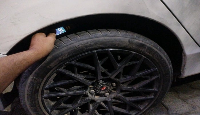 2015 Honda City 1.5L I-VTEC VX, Petrol, Manual, 1,15,776 km, tyre