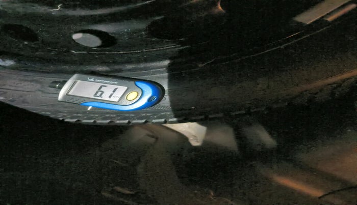 2015 Ford Figo TITANIUM 1.2 PETROL, Petrol, Manual, 82,100 km, tyre