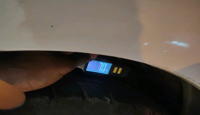 2010 Chevrolet Beat LT PETROL, Petrol, Manual, 56,228 km, tyre