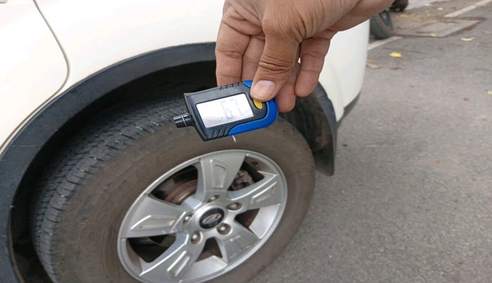 2012 Mahindra XUV500 W8, Diesel, Manual, 1,35,297 km, tyre