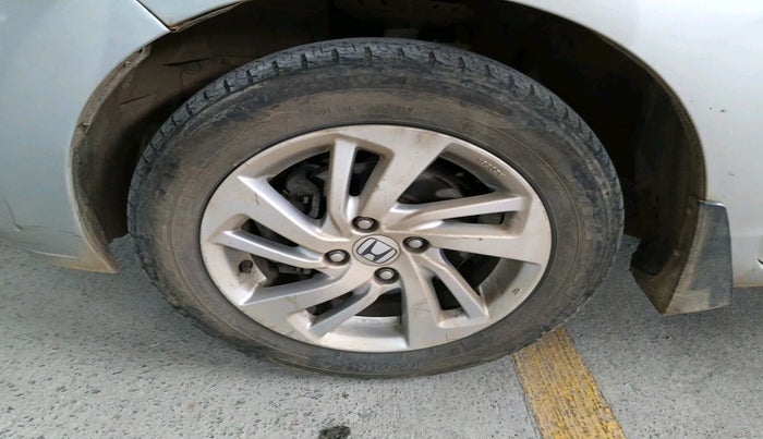 2017 Honda Jazz 1.2L I-VTEC V AT, Petrol, Automatic, 81,986 km, tyre