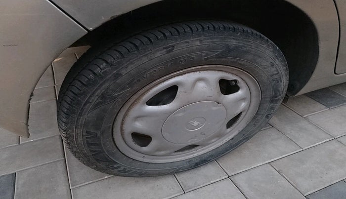 2011 Chevrolet Beat LT PETROL, Petrol, Manual, 43,363 km, tyre