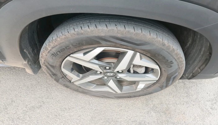 2023 Hyundai ALCAZAR PRESTIGE 1.5 TURBO PETROL MT 7STR, Petrol, Manual, 7,562 km, tyre