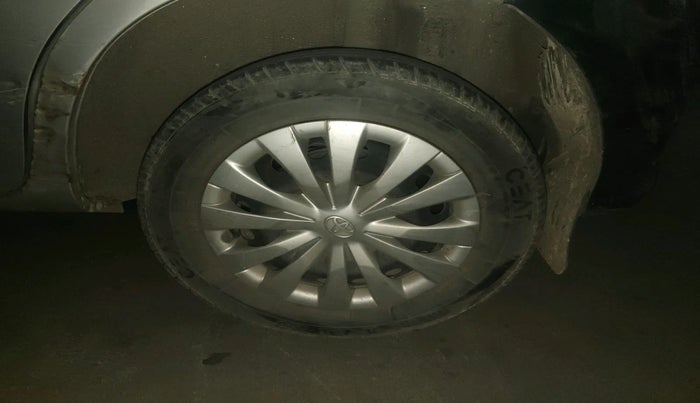 2017 Toyota Etios Liva GX, Petrol, Manual, 81,586 km, tyre