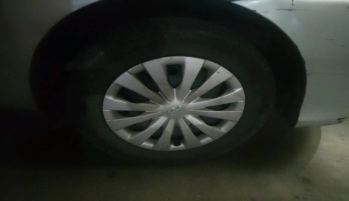 2017 Toyota Etios Liva GX, Petrol, Manual, 81,586 km, tyre