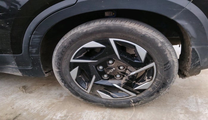 2024 KIA SONET HTK (O) 1.2 Petrol MT, Petrol, Manual, 14,817 km, tyre