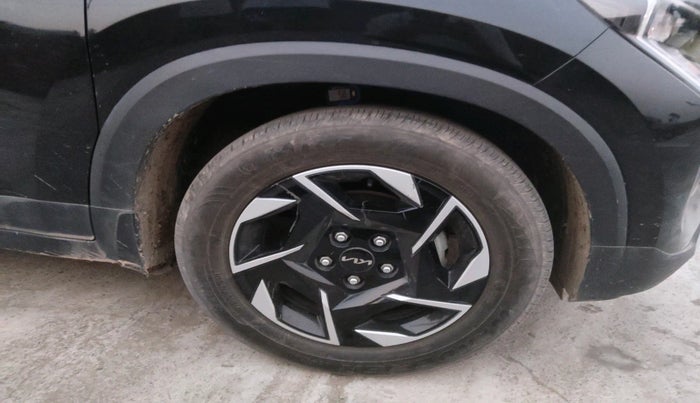 2024 KIA SONET HTK (O) 1.2 Petrol MT, Petrol, Manual, 14,817 km, tyre