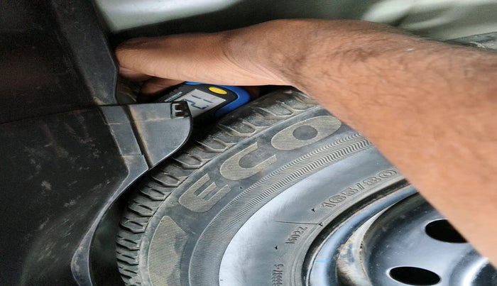 2021 Maruti Swift VXI, Petrol, Manual, 97,204 km, tyre