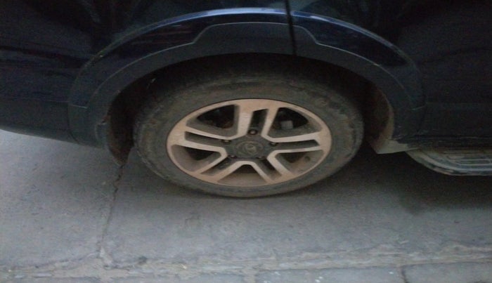 2017 Tata Hexa XTA 4X2 6 STR, Diesel, Automatic, 77,496 km, tyre