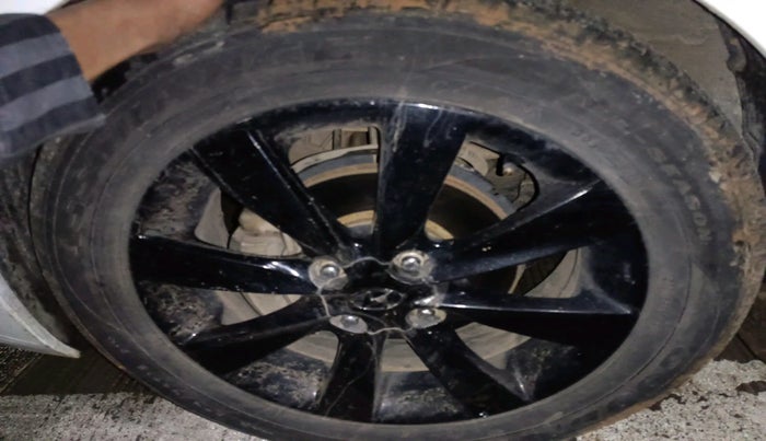 2011 Hyundai Verna FLUIDIC 1.6 CRDI SX, Diesel, Manual, 18,057 km, tyre