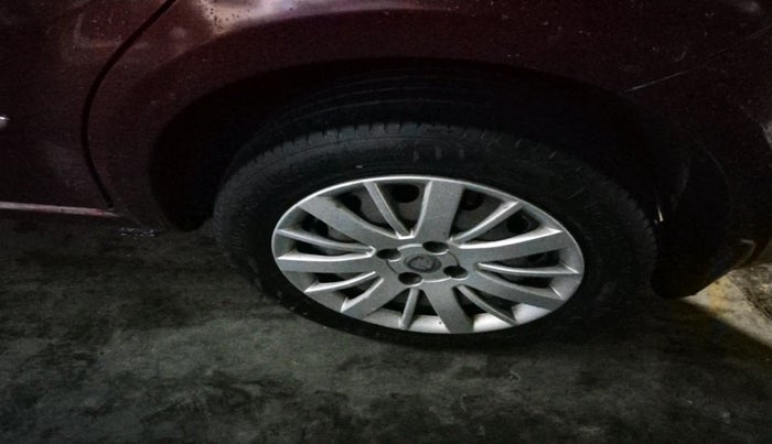 2011 Fiat Linea EMOTION 1.3, Diesel, Manual, 1,06,066 km, tyre