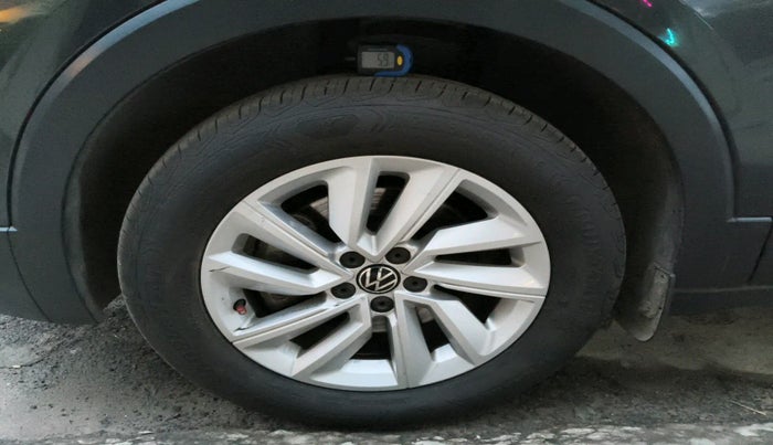 2022 Volkswagen TAIGUN GT 1.5 TSI MT, Petrol, Manual, 10,991 km, tyre