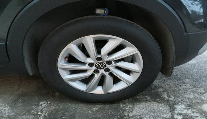 2022 Volkswagen TAIGUN GT 1.5 TSI MT, Petrol, Manual, 10,991 km, tyre