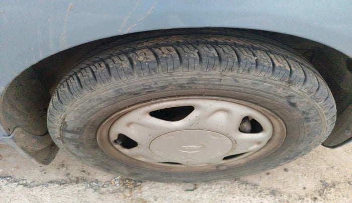 2011 Chevrolet Beat LT PETROL, Petrol, Manual, 87,645 km, tyre