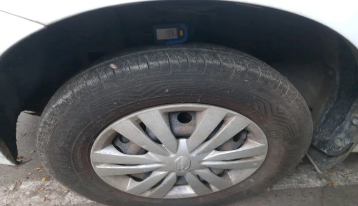 2015 Datsun Go T, Petrol, Manual, 1,58,557 km, tyre