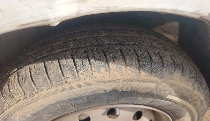 2014 Maruti Swift Dzire TOUR DIESEL, Diesel, Manual, 2,24,675 km, tyre