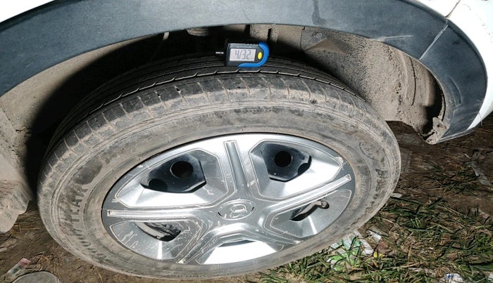 2023 Tata NEXON XMA SUNROOF PETROL, Petrol, Automatic, 36,004 km, tyre