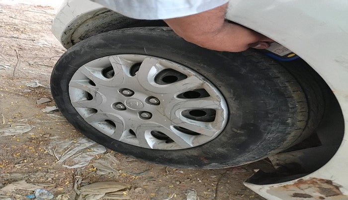 2010 Hyundai i20 MAGNA (O) 1.2, Petrol, Manual, 1,49,927 km, tyre