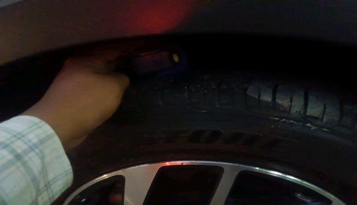 2022 Mahindra XUV300 W8 (O) 1.2 PETROL, Petrol, Manual, 17,986 km, tyre