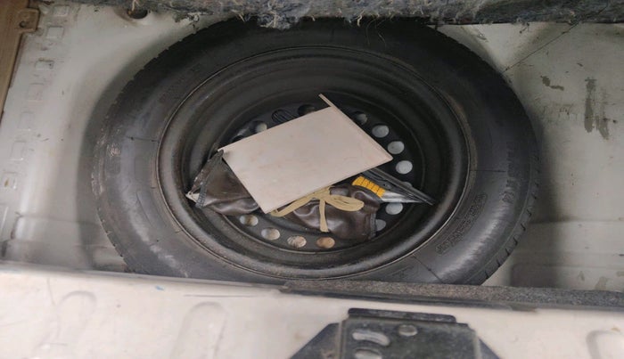 2012 Honda Brio S MT, Petrol, Manual, 1,64,779 km, tyre