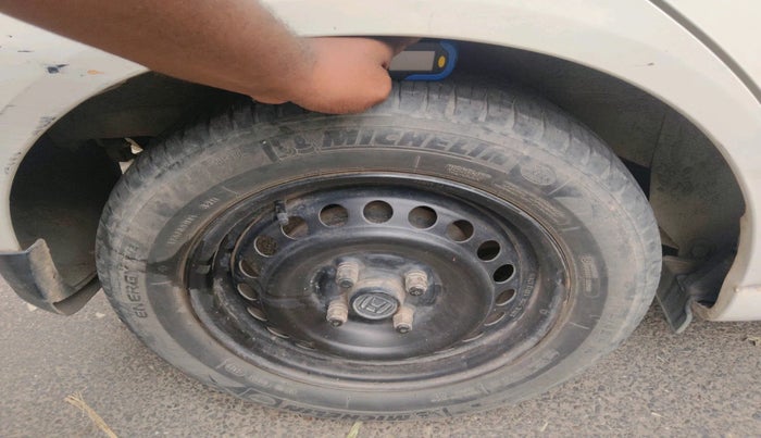 2012 Honda Brio S MT, Petrol, Manual, 1,64,779 km, tyre