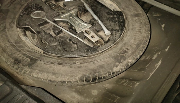 2016 Maruti Vitara Brezza ZDI PLUS, Diesel, Manual, 2,33,223 km, tyre