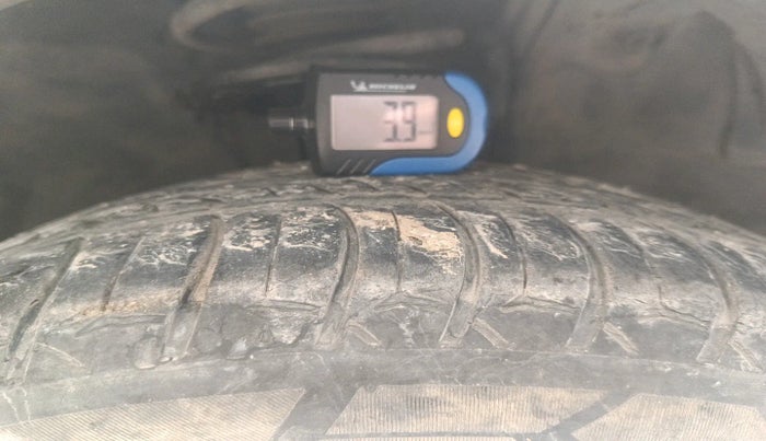 2015 Toyota Corolla Altis VL CVT PETROL, Petrol, Automatic, 65,124 km, tyre