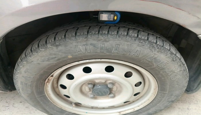 2011 Maruti Ritz LXI, Petrol, Manual, 80,984 km, tyre