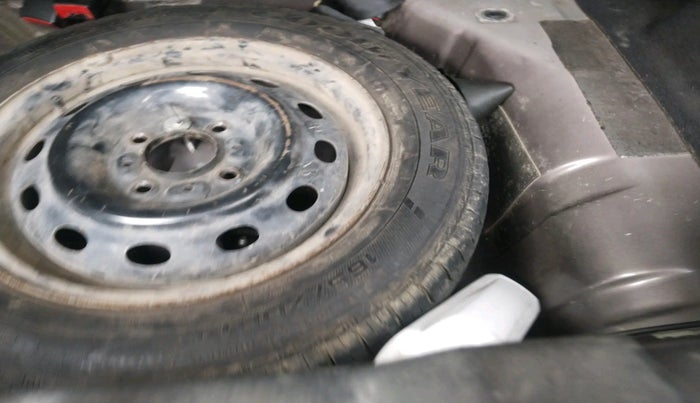 2017 Tata Tiago XT PETROL, Petrol, Manual, 1,88,764 km, tyre