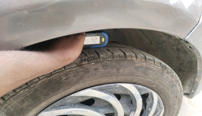 2017 Tata Tiago XT PETROL, Petrol, Manual, 1,88,764 km, tyre