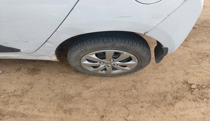 2018 Hyundai Eon ERA +, Petrol, Manual, 1,63,835 km, tyre