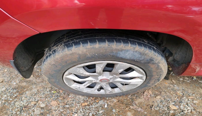 2017 Nissan Terrano XL (P), Petrol, Manual, 52,768 km, tyre