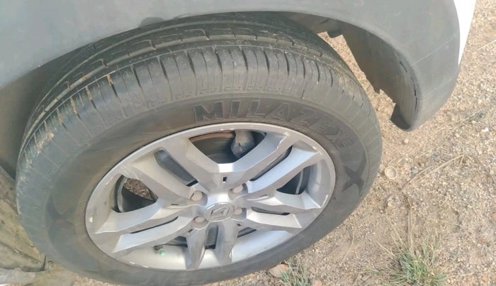 2023 Renault TRIBER RXZ, Petrol, Manual, 73,028 km, tyre