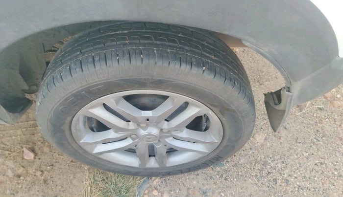 2023 Renault TRIBER RXZ, Petrol, Manual, 73,028 km, tyre