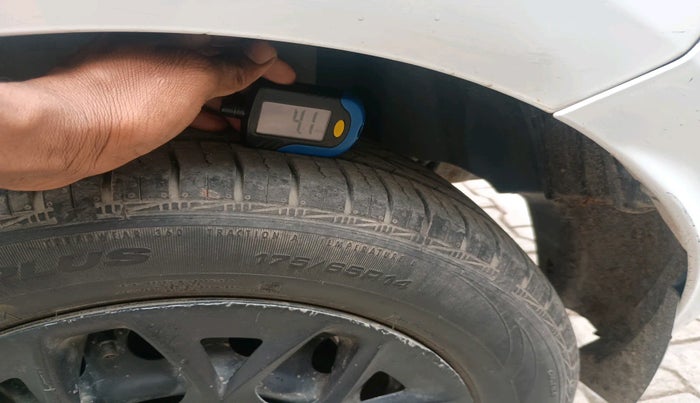 2015 Ford New Figo TREND 1.2 PETROL, Petrol, Manual, 96,785 km, tyre