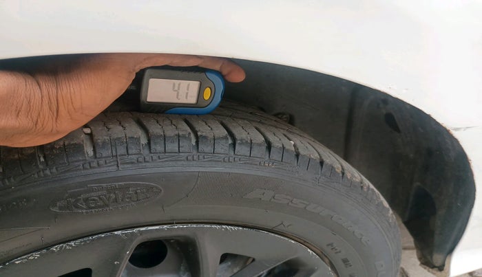 2015 Ford New Figo TREND 1.2 PETROL, Petrol, Manual, 96,785 km, tyre