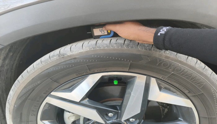 2021 Hyundai ALCAZAR PRESTIGE (O) 6STR 2.0 AT, Petrol, Automatic, 74,689 km, tyre