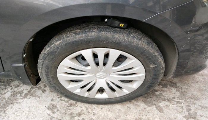 2015 Maruti Ertiga VXI, Petrol, Manual, 68,225 km, tyre