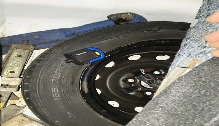 2012 Hyundai Eon MAGNA +, Petrol, Manual, 1,14,801 km, tyre