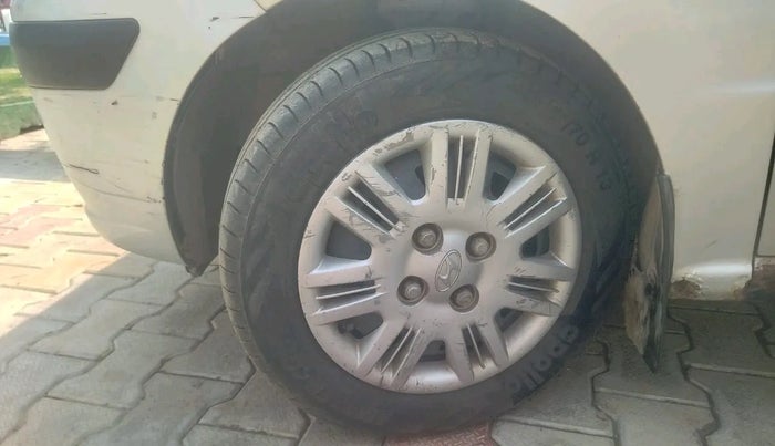 2010 Hyundai Santro Xing GLS, Petrol, Manual, 2,28,428 km, tyre