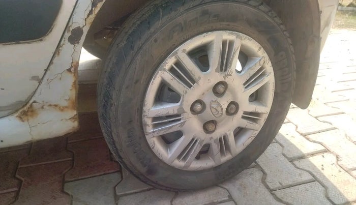 2010 Hyundai Santro Xing GLS, Petrol, Manual, 2,28,428 km, tyre