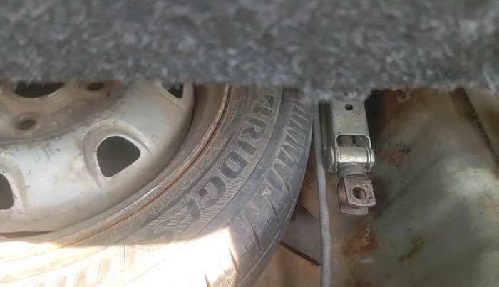 2010 Hyundai Santro Xing GLS, Petrol, Manual, 2,28,428 km, tyre