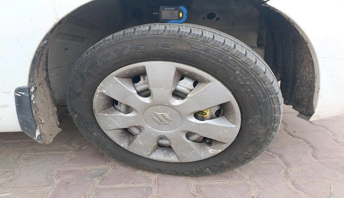 2015 Maruti Wagon R 1.0 LXI CNG, Petrol, Manual, 93,326 km, tyre