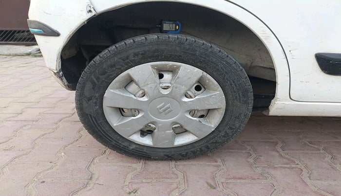 2015 Maruti Wagon R 1.0 LXI CNG, Petrol, Manual, 93,326 km, tyre