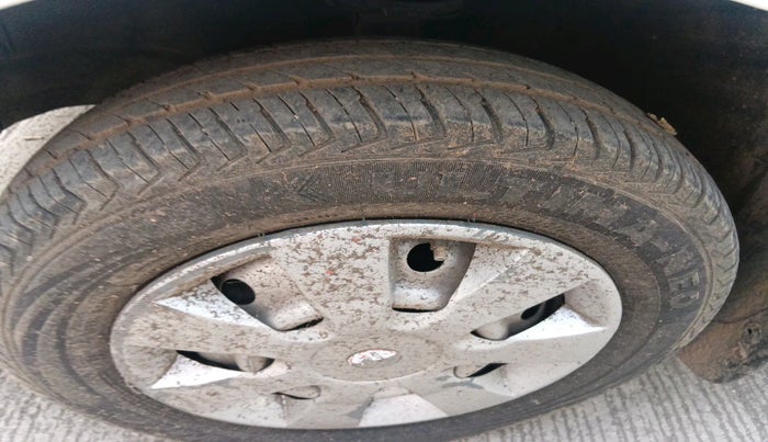 2016 Maruti Wagon R 1.0 LXI CNG, Petrol, Manual, 97,208 km, tyre