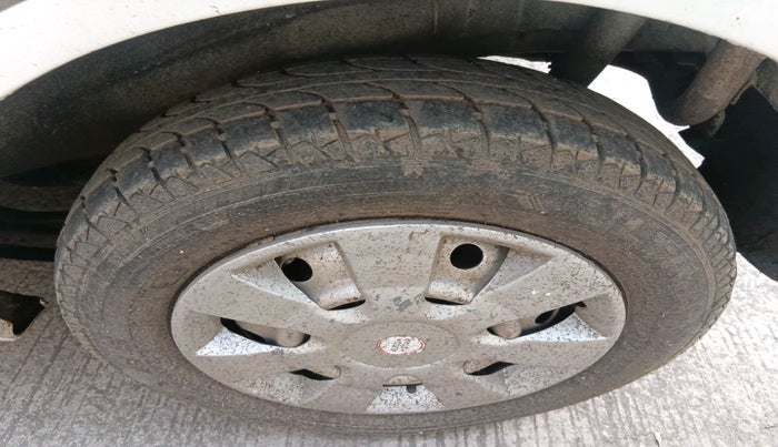 2016 Maruti Wagon R 1.0 LXI CNG, Petrol, Manual, 97,208 km, tyre