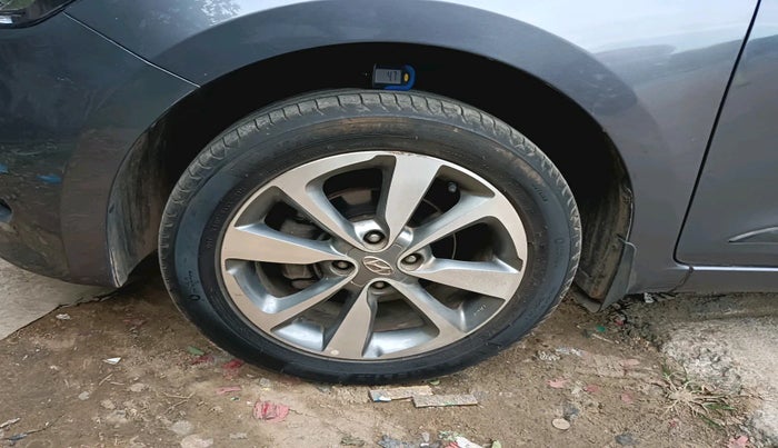 2016 Hyundai Elite i20 ASTA 1.2 (O), Petrol, Manual, 64,374 km, tyre