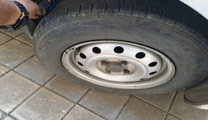 2010 Maruti Ritz LXI, Petrol, Manual, 7,421 km, tyre